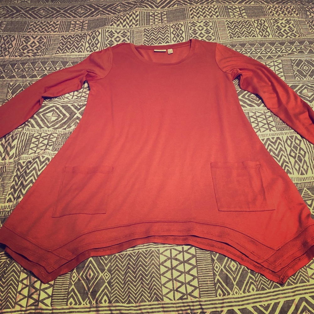 LOGO size S burnt orange shark bite tunic